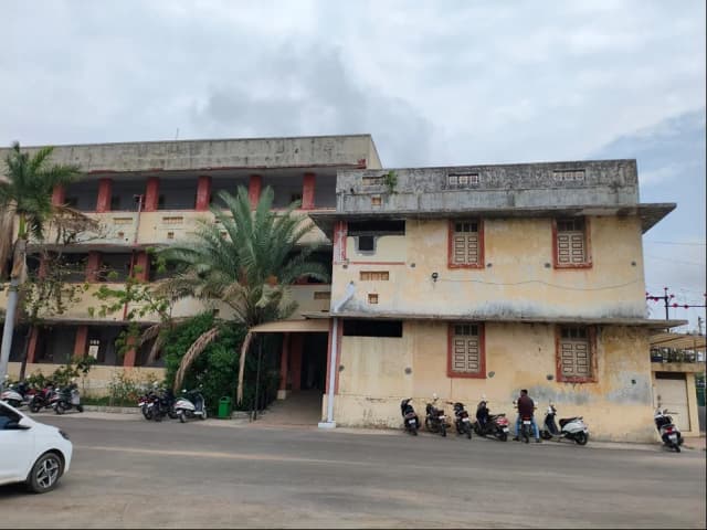 Shri C.N.P.F. Arts & D.N. Science College gallery image