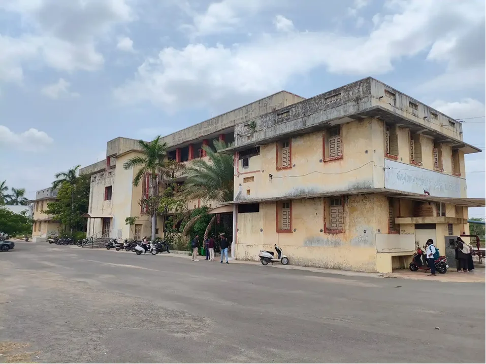 Shri C.N.P.F. Arts & D.N. Science College Dabhoi