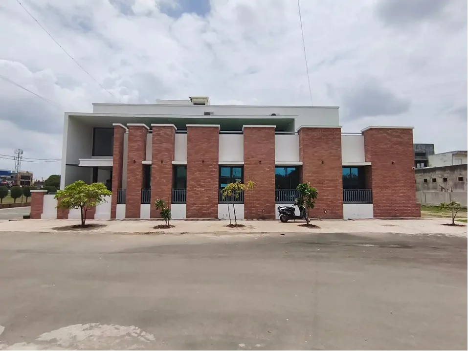 Vadodara Jilla kelavani Mandal's building image