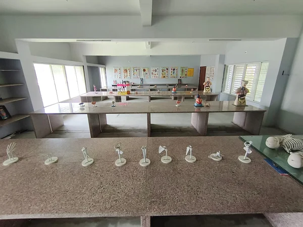 એનાટોમી એન્ડ ફિઝિયોલોજી લેબોરેટરી facility image