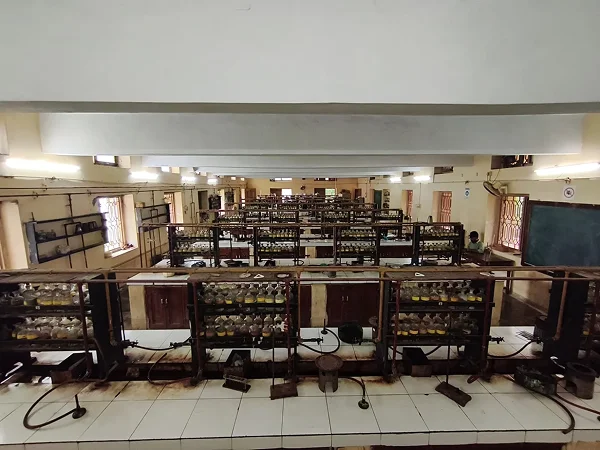  Main Organic Chemistry Lab Facility